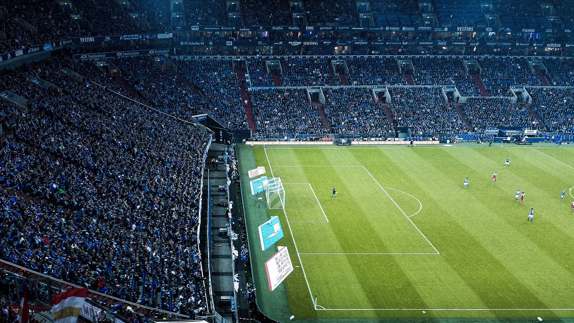 排球“教练站二传位”趣味赛 战术布置从场内发出